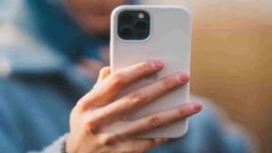 Cara Selfie Menggunakan HP iPhone agar Lebih Flawless dan Natural
